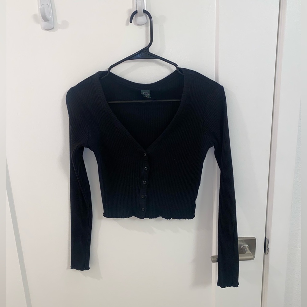 Wild fable black cropped long sleeve